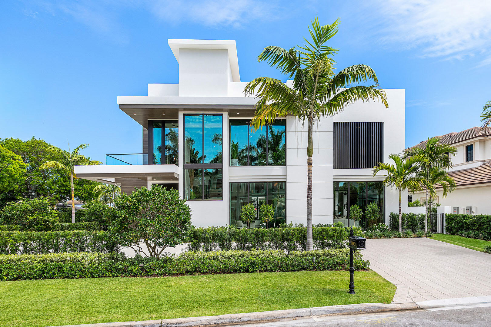 ROYAL PALM YACHT & COUNTRY CLUB - Residential