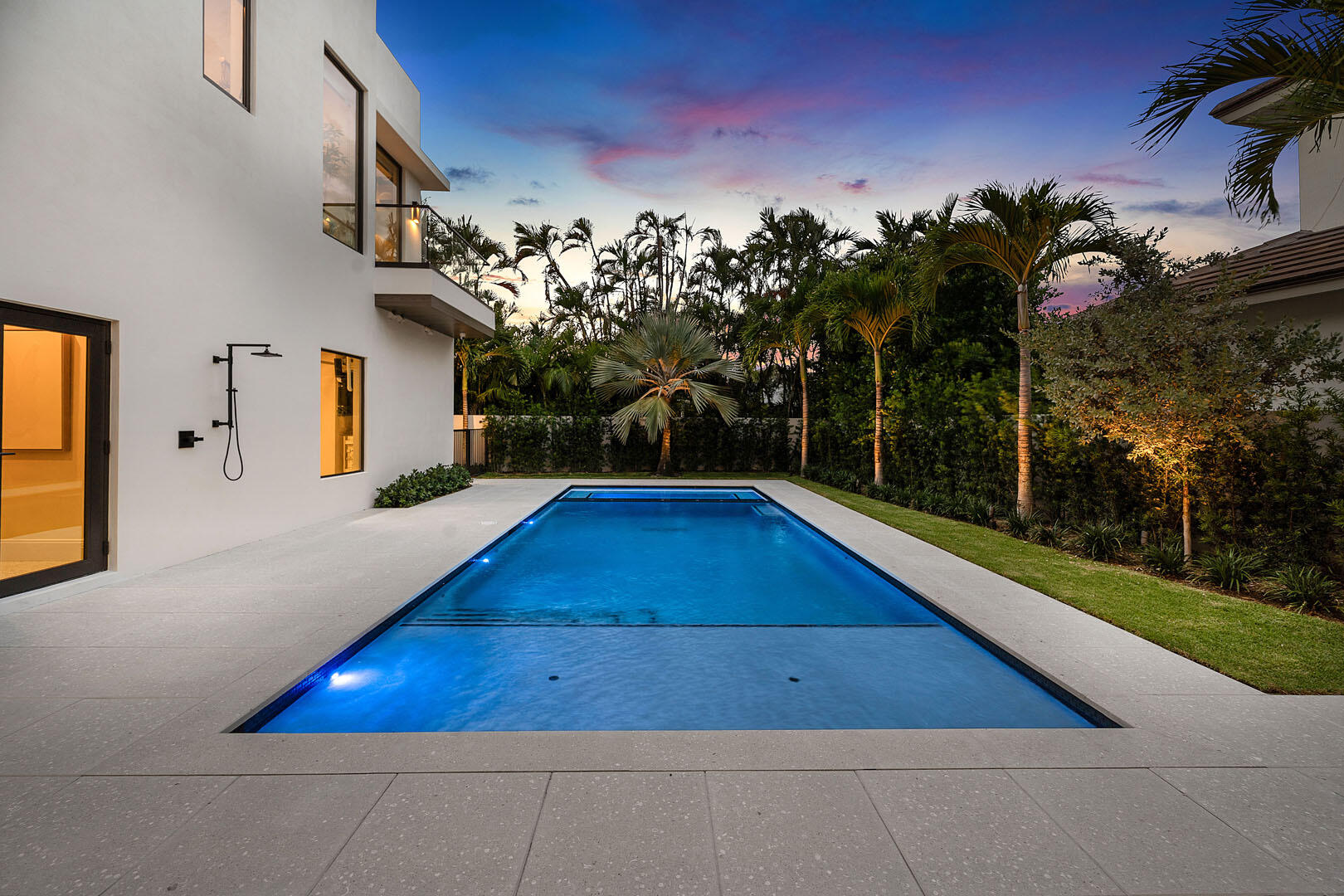 ROYAL PALM YACHT & COUNTRY CLUB - Residential