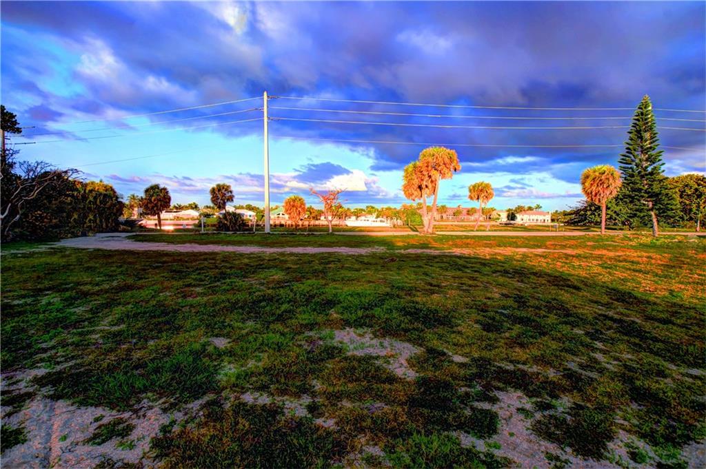 HILLSBORO MILE - Land