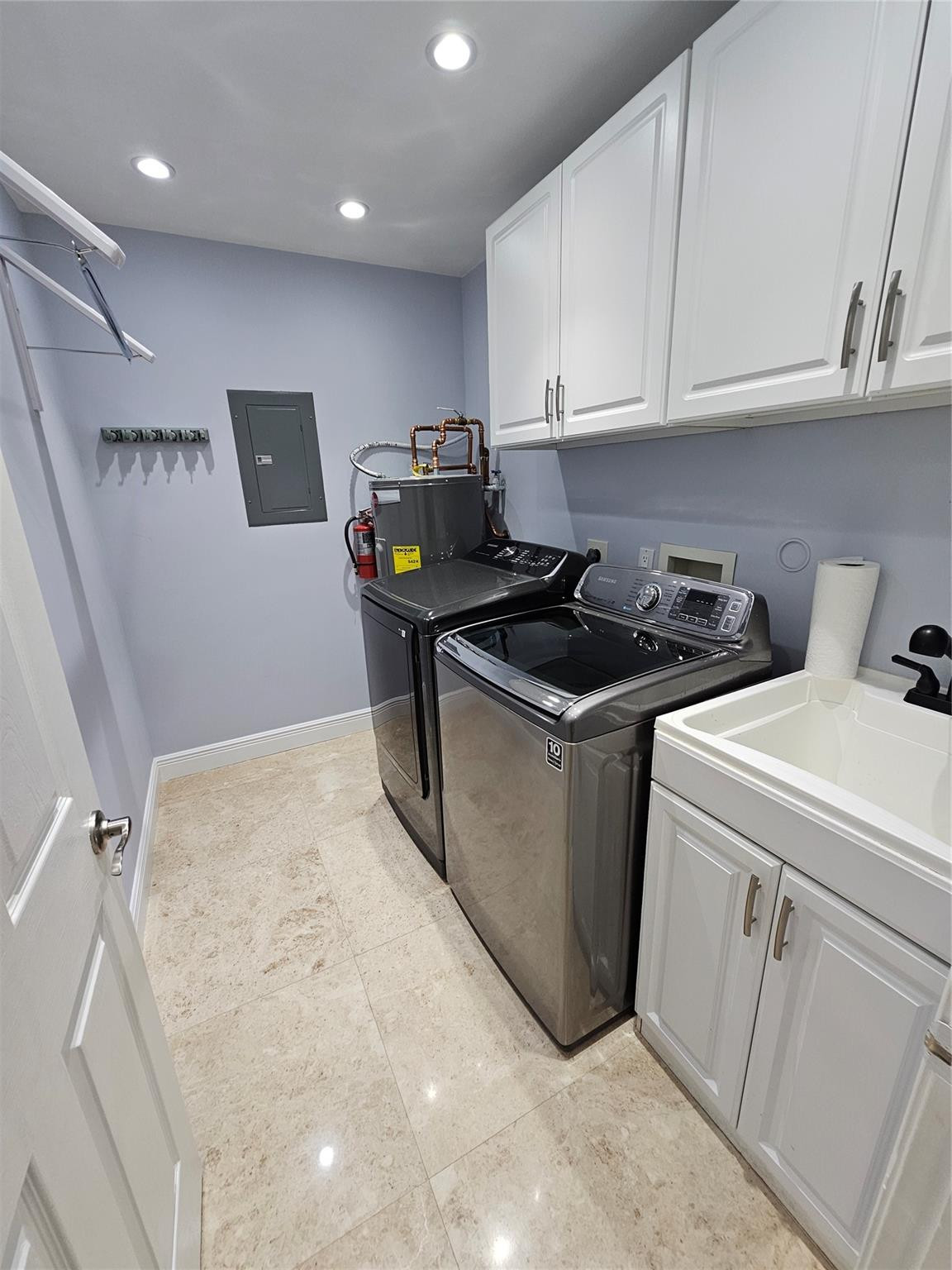 COACH HOUSES OF TOWN PLACE II CONDO - Residential Lease