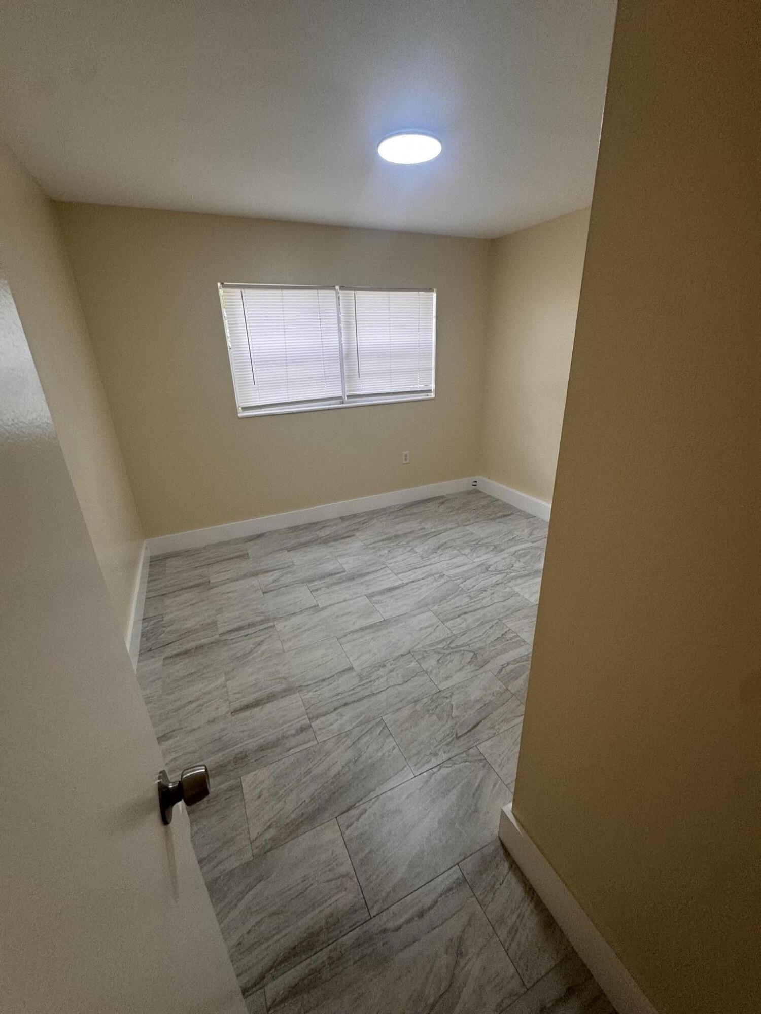 REPLAT OF PALM GARDENS - Residential