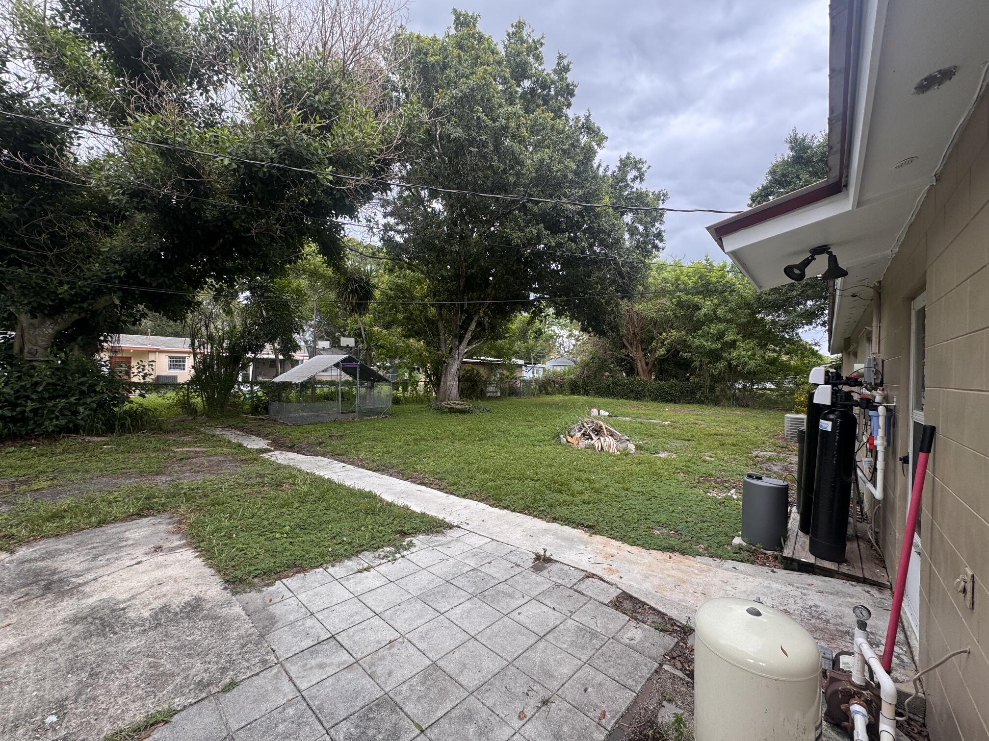 REPLAT OF PALM GARDENS - Residential