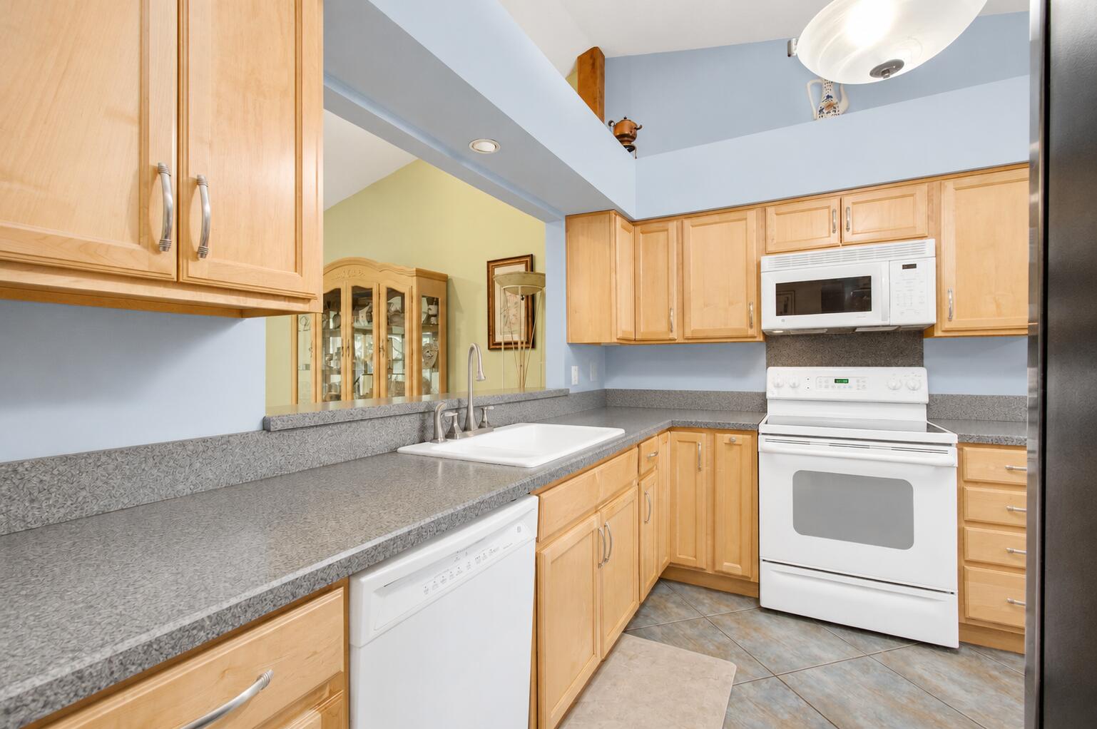 CEDARWOOD VILLAS - Residential