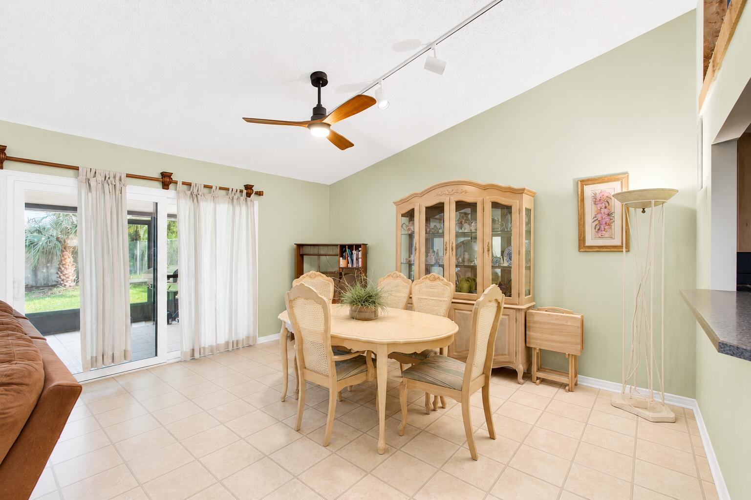 CEDARWOOD VILLAS - Residential