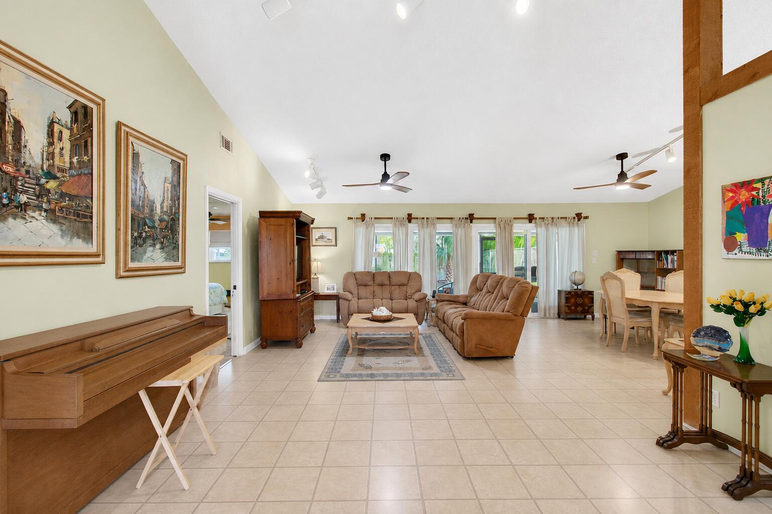 CEDARWOOD VILLAS - Residential