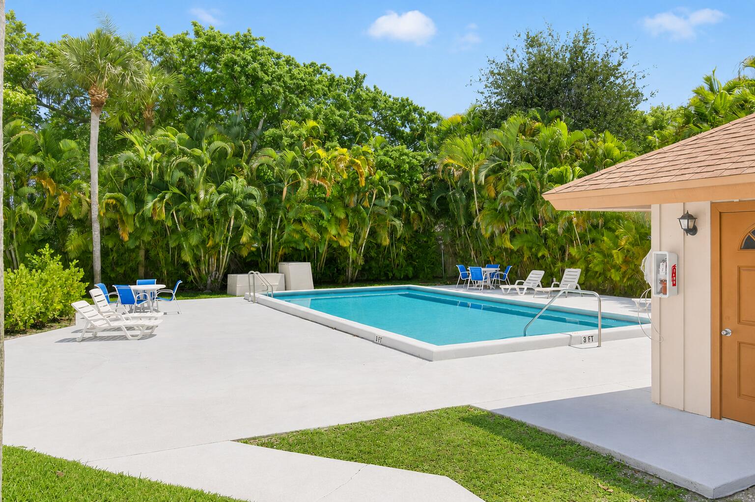 CEDARWOOD VILLAS - Residential
