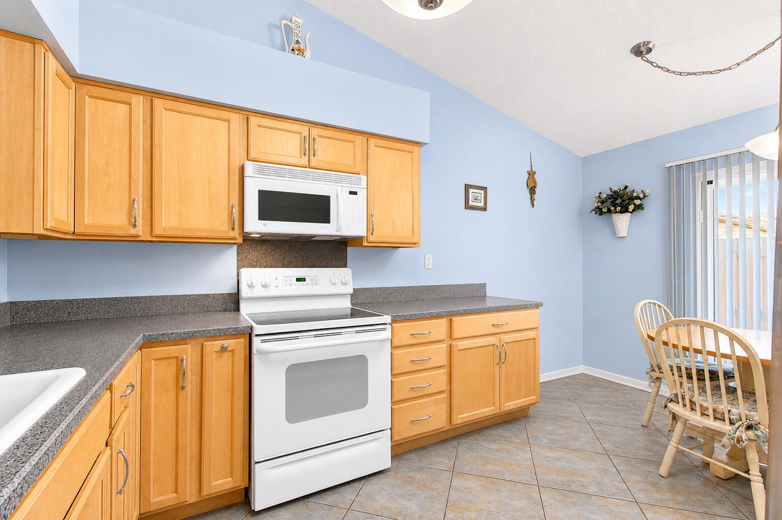 CEDARWOOD VILLAS - Residential