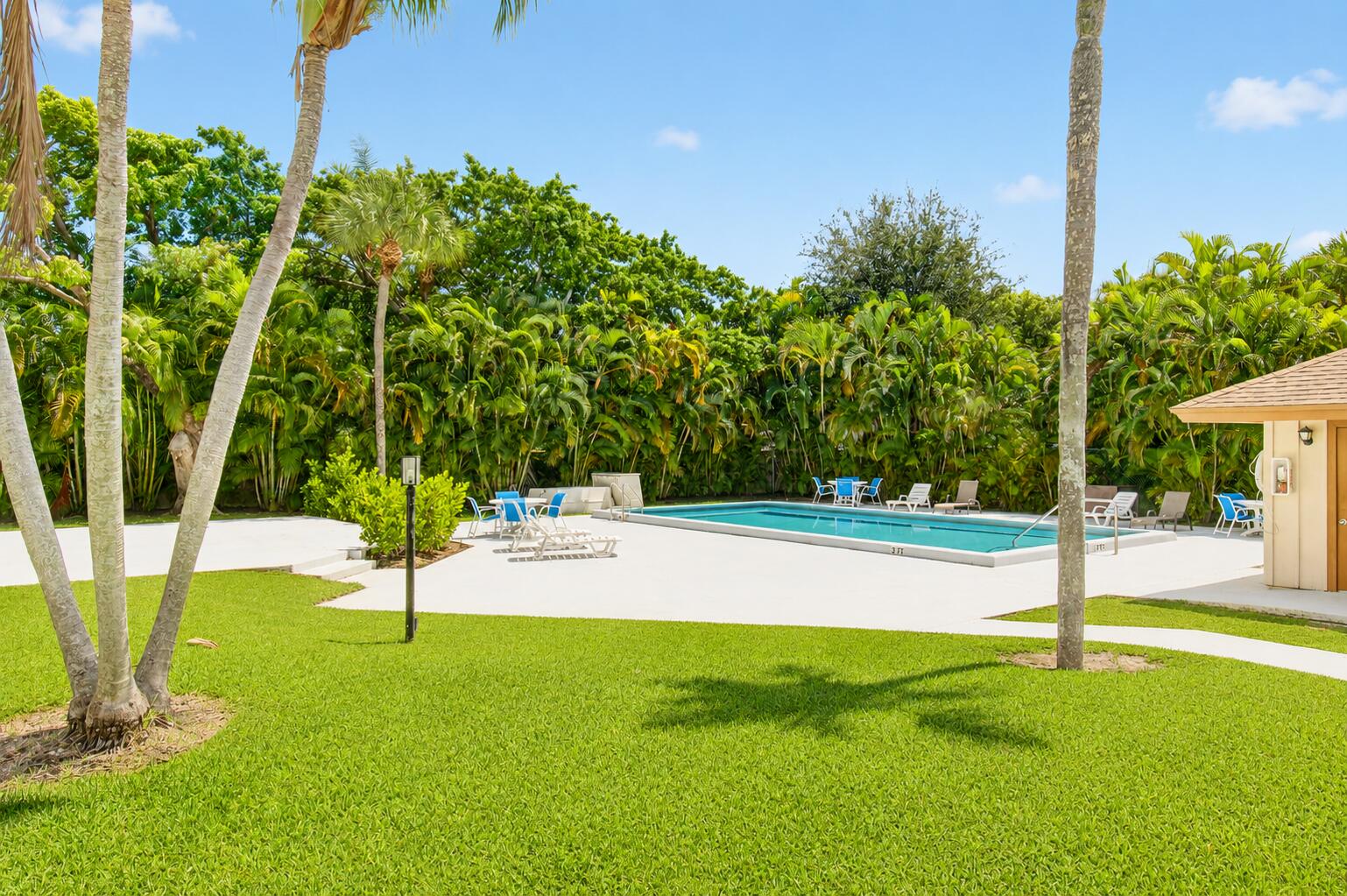 CEDARWOOD VILLAS - Residential