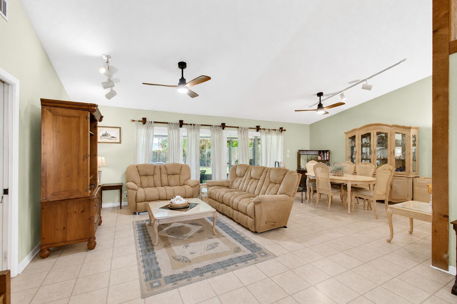 CEDARWOOD VILLAS - Residential