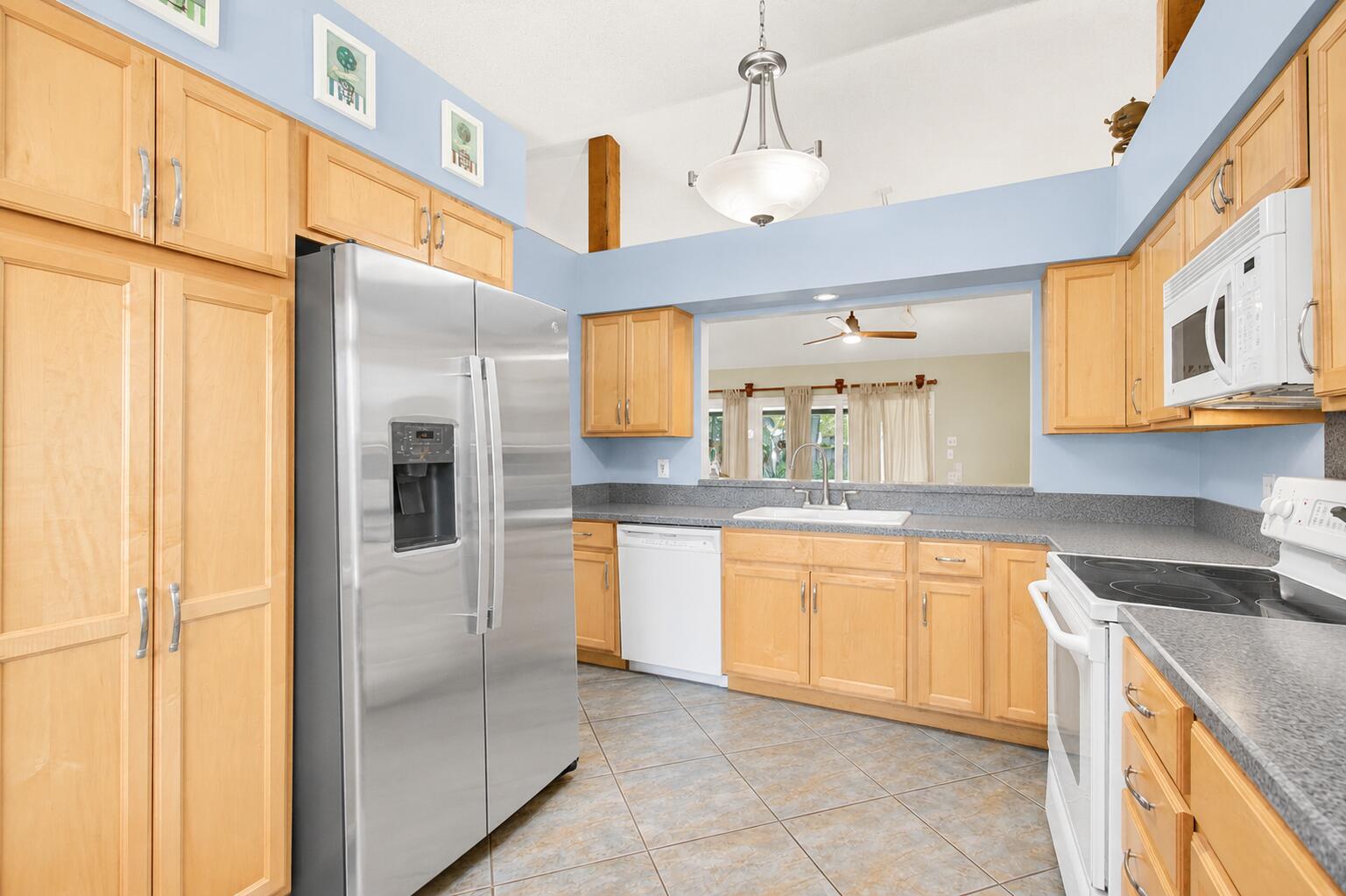 CEDARWOOD VILLAS - Residential