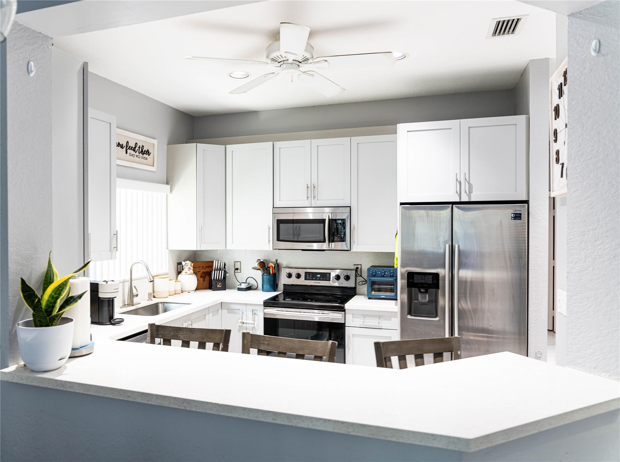 HOLLYWOOD LAKES COUNTRY CLUB AND - Residential