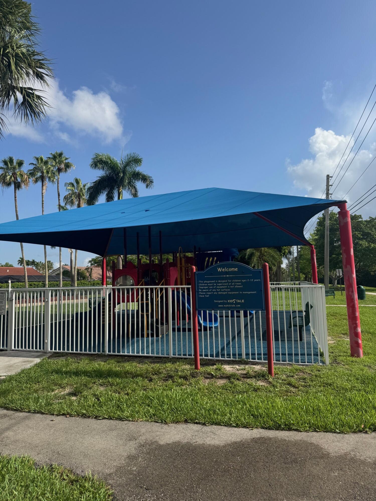 HOLLYWOOD LAKES COUNTRY CLUB AND - Residential