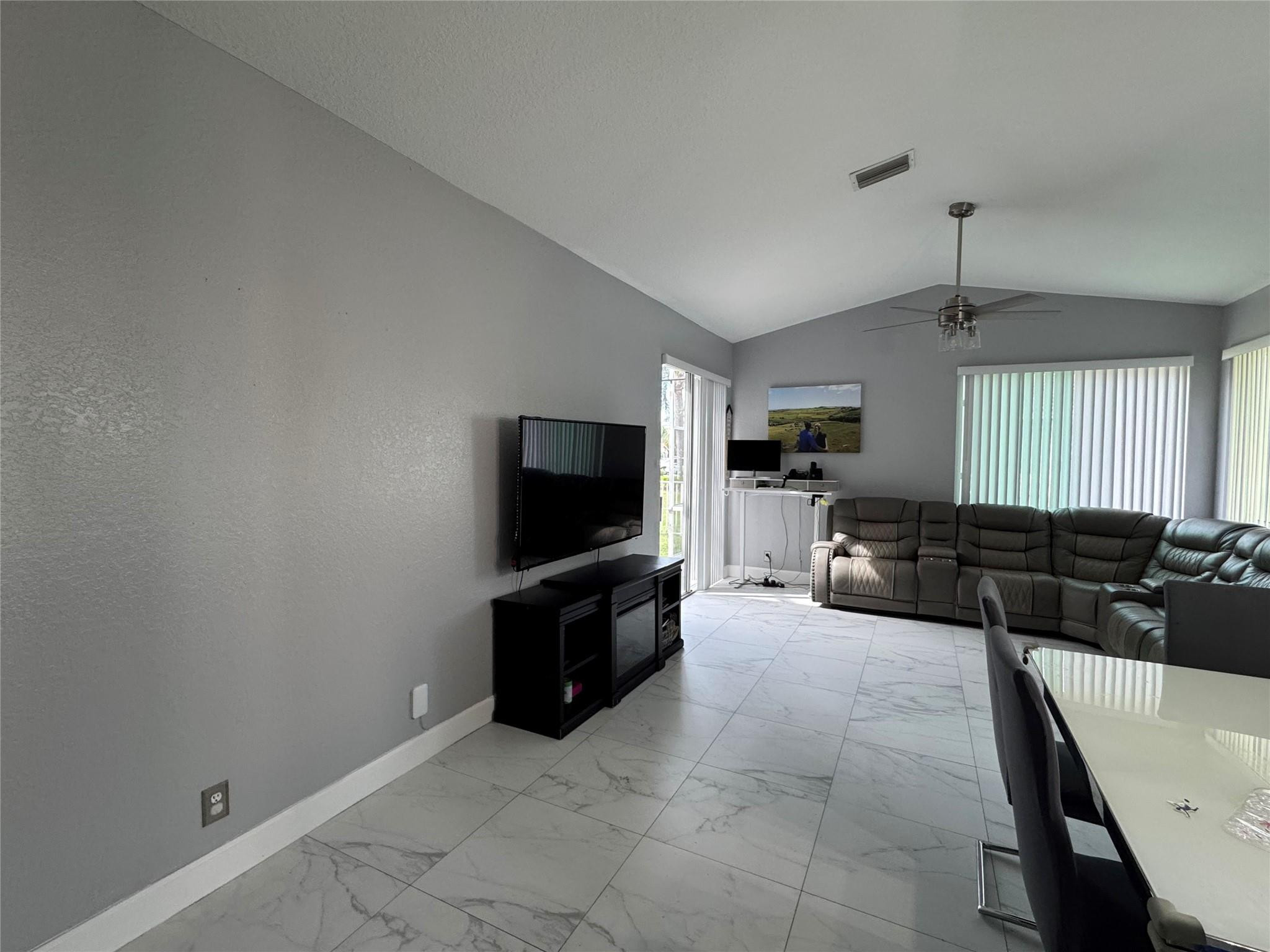 HOLLYWOOD LAKES COUNTRY CLUB AND - Residential