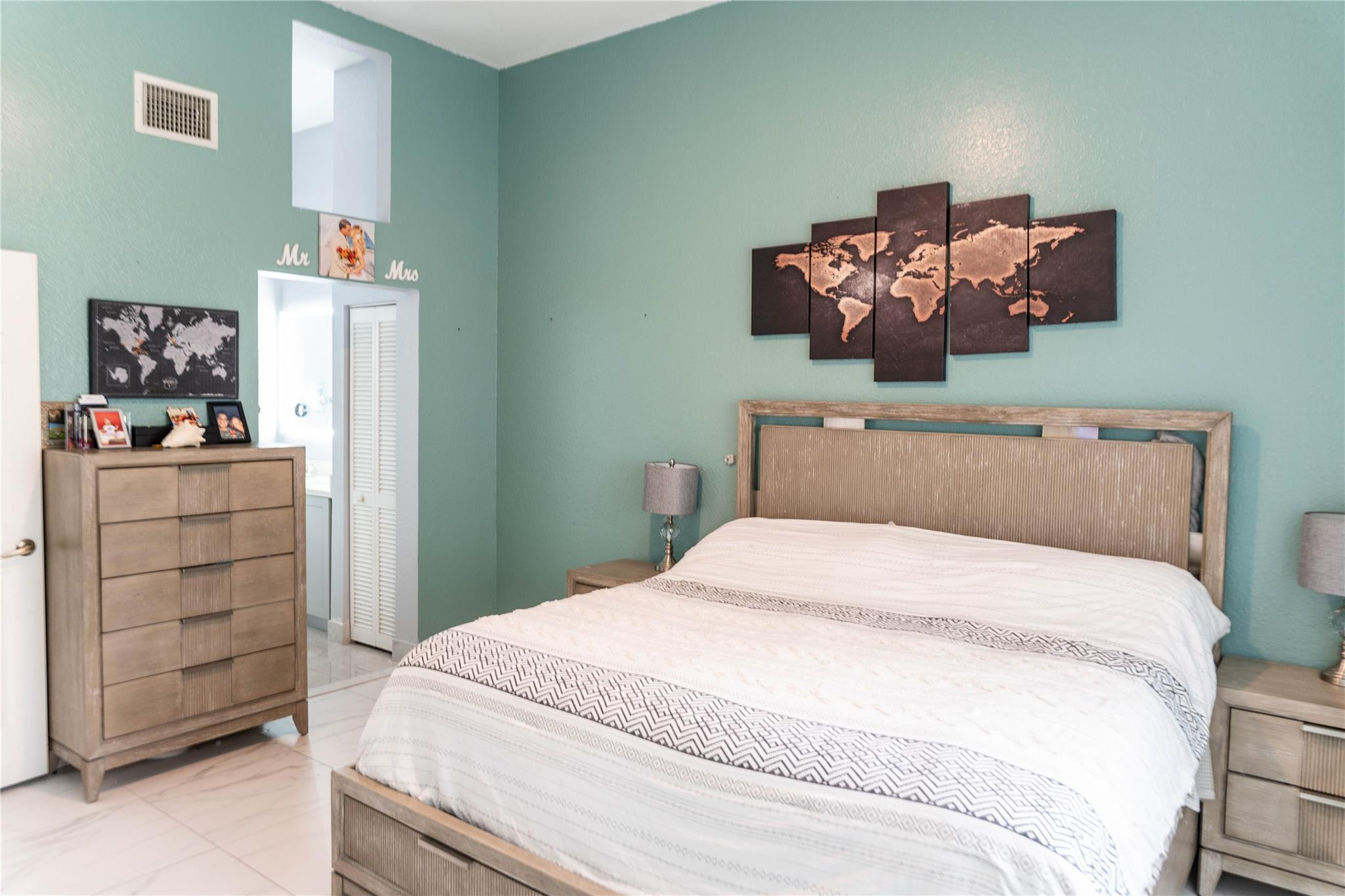 HOLLYWOOD LAKES COUNTRY CLUB AND - Residential