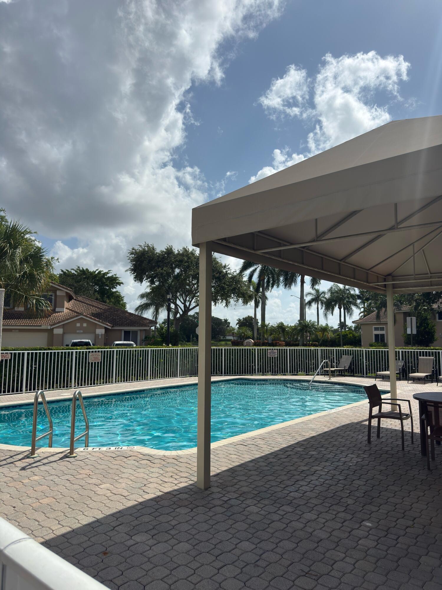 HOLLYWOOD LAKES COUNTRY CLUB AND - Residential