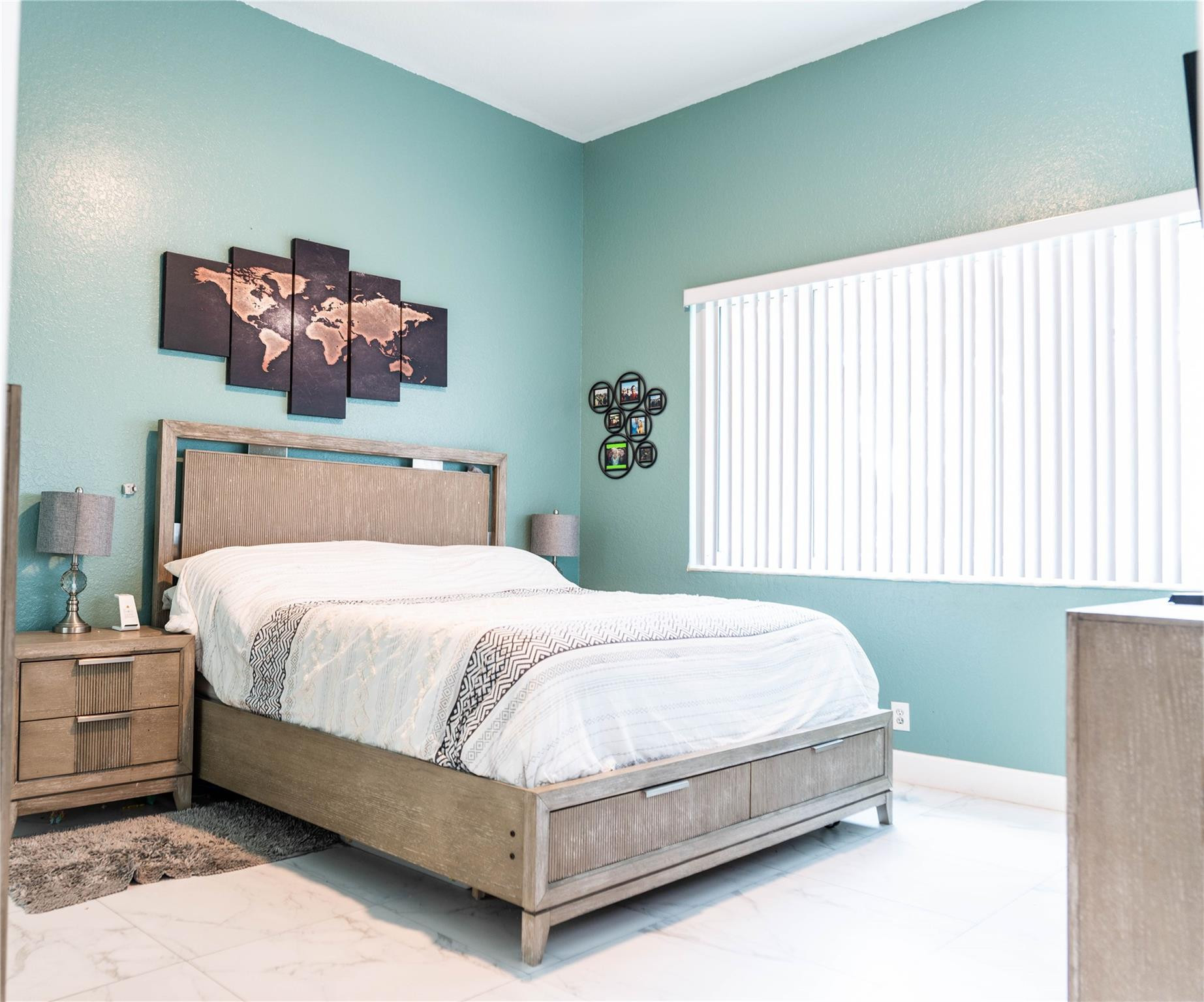 HOLLYWOOD LAKES COUNTRY CLUB AND - Residential