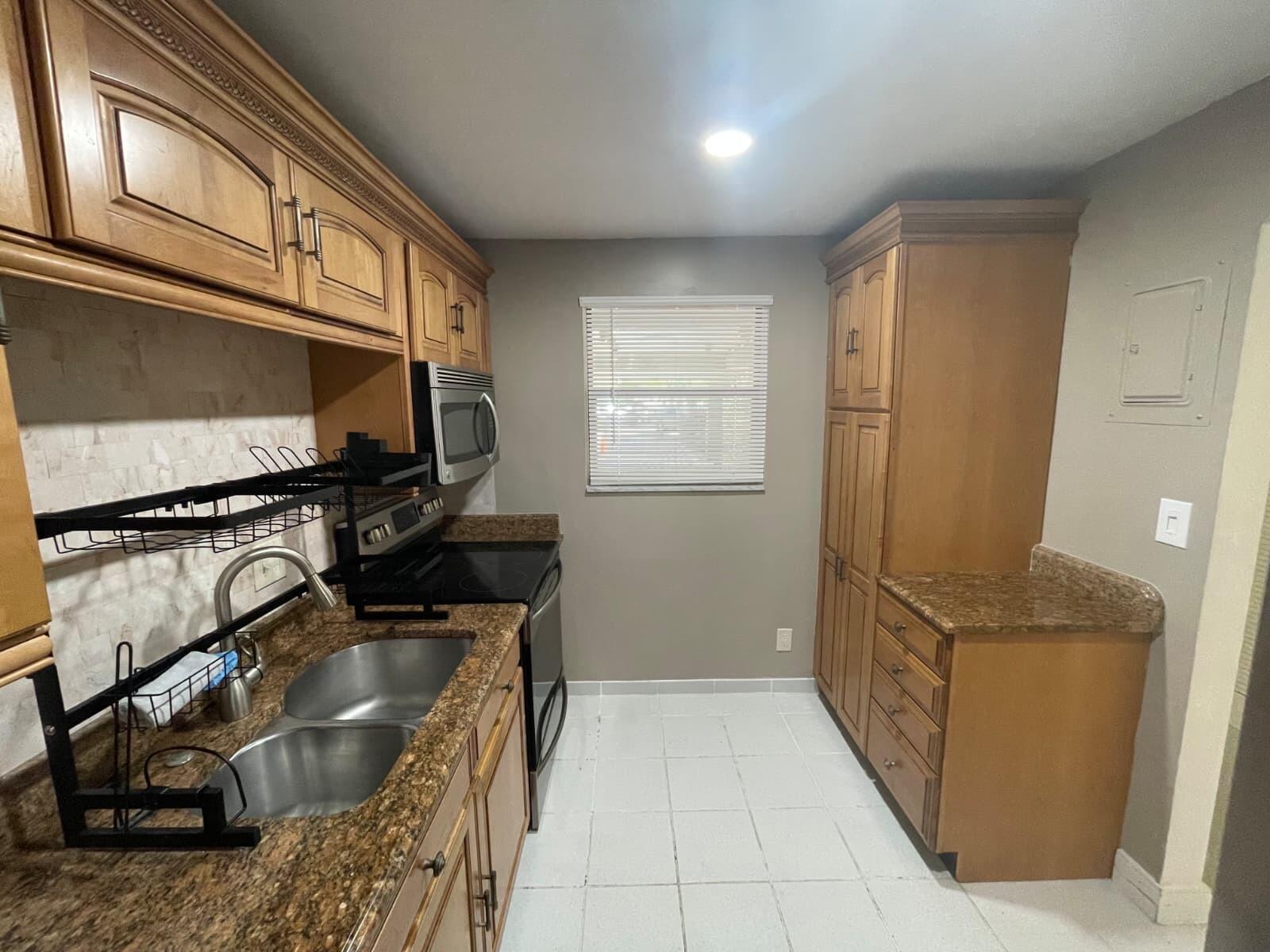 CYPRESS BEND I-D CONDO - Residential Lease