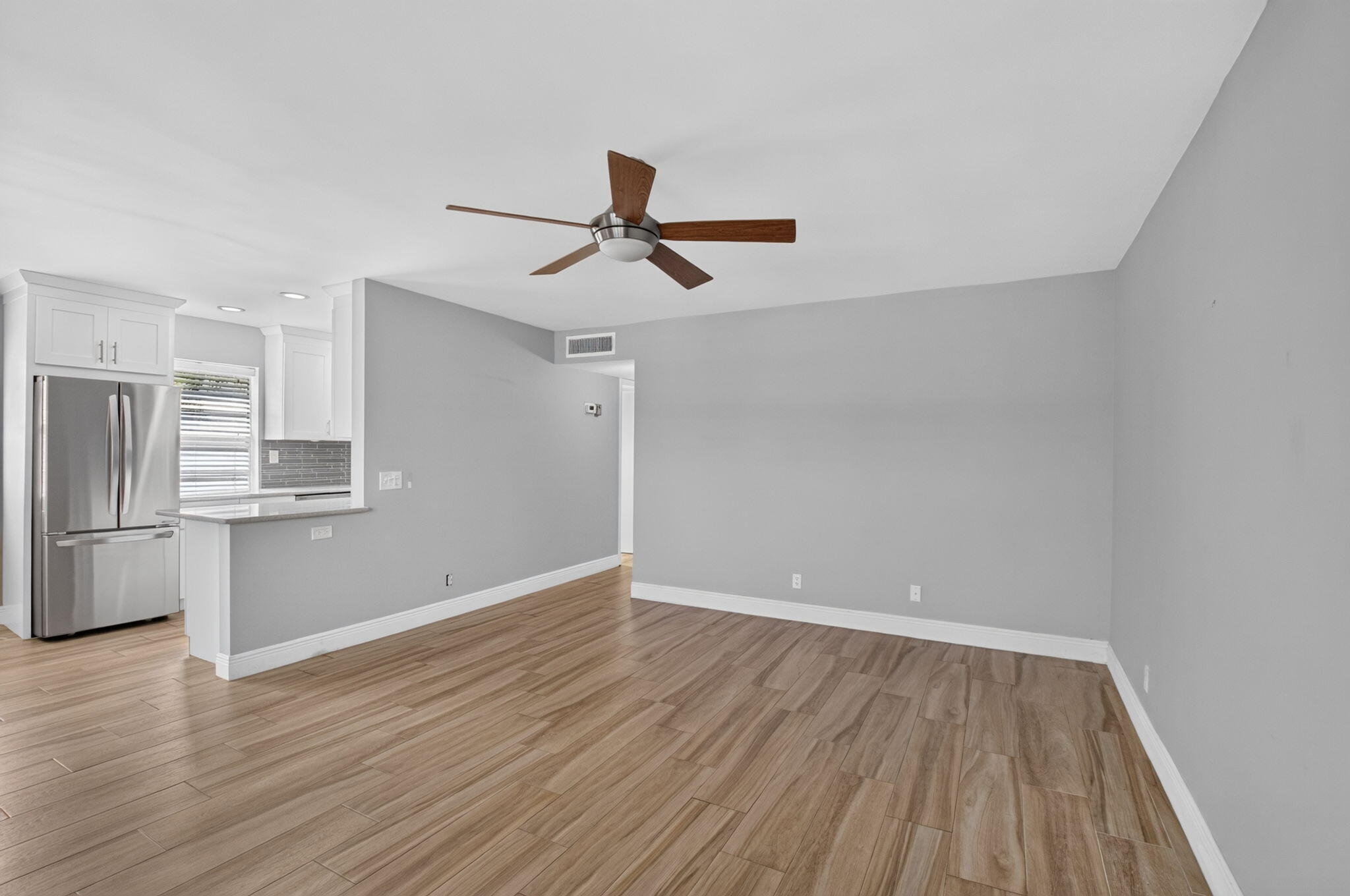 KINGS POINT CAPRI CONDOS - Residential