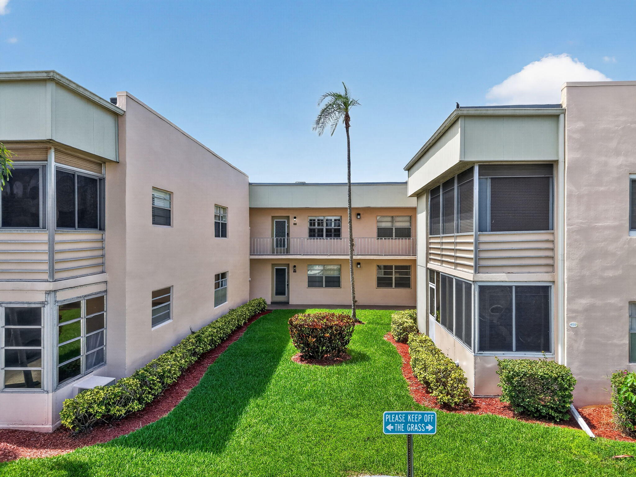 KINGS POINT CAPRI CONDOS - Residential