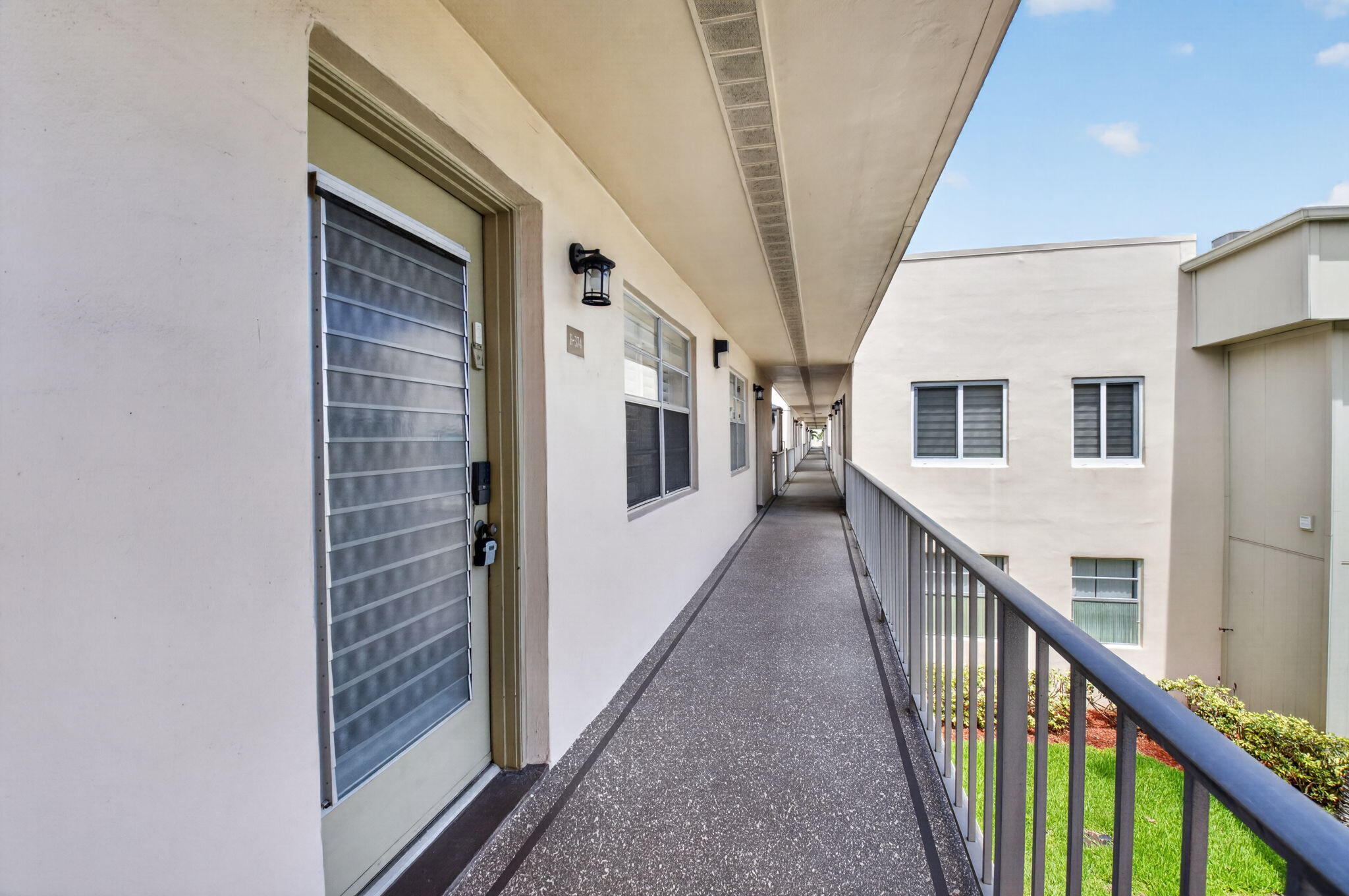 KINGS POINT CAPRI CONDOS - Residential