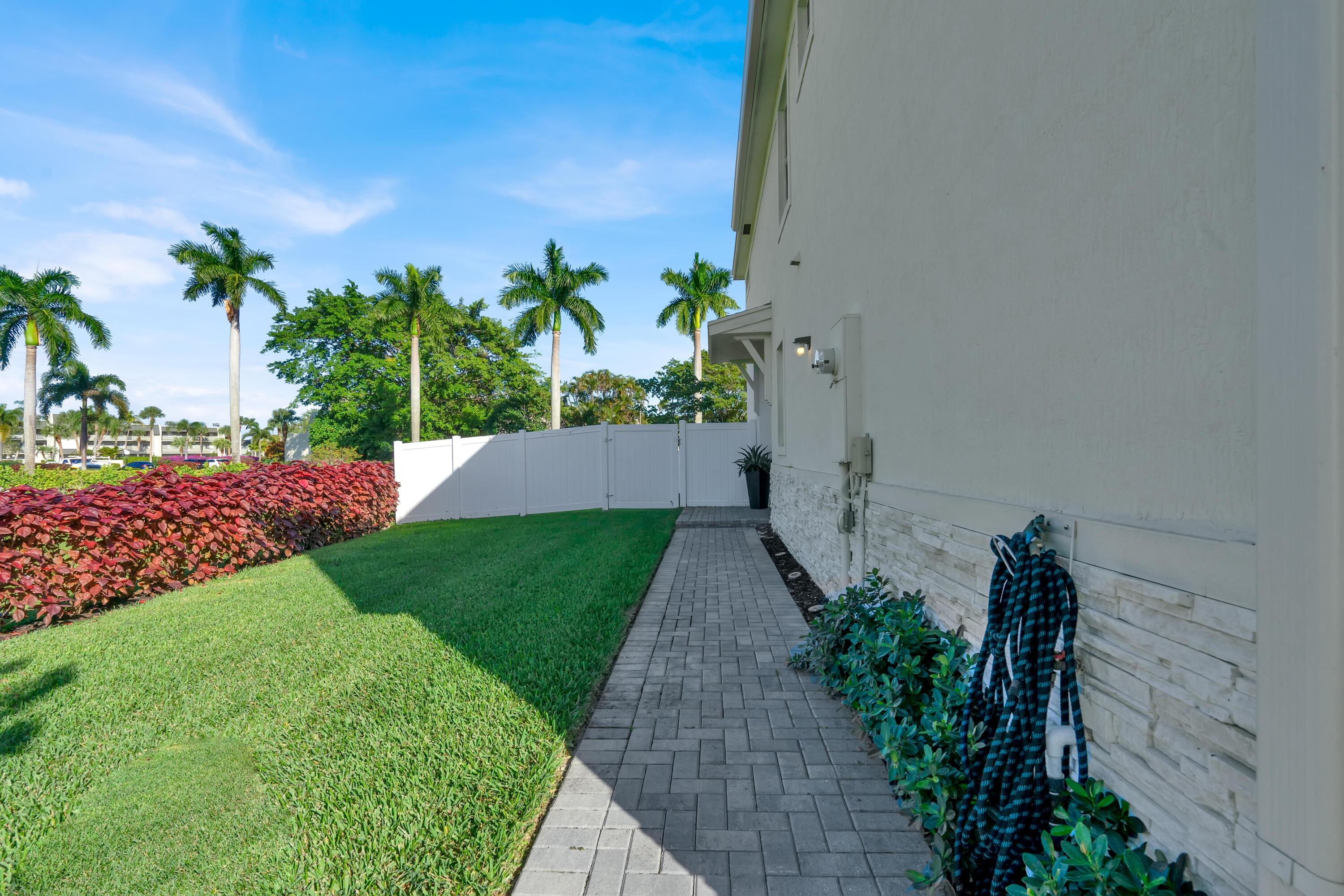 LAKESHORE AT THE FOUNTAINS - Residential Lease