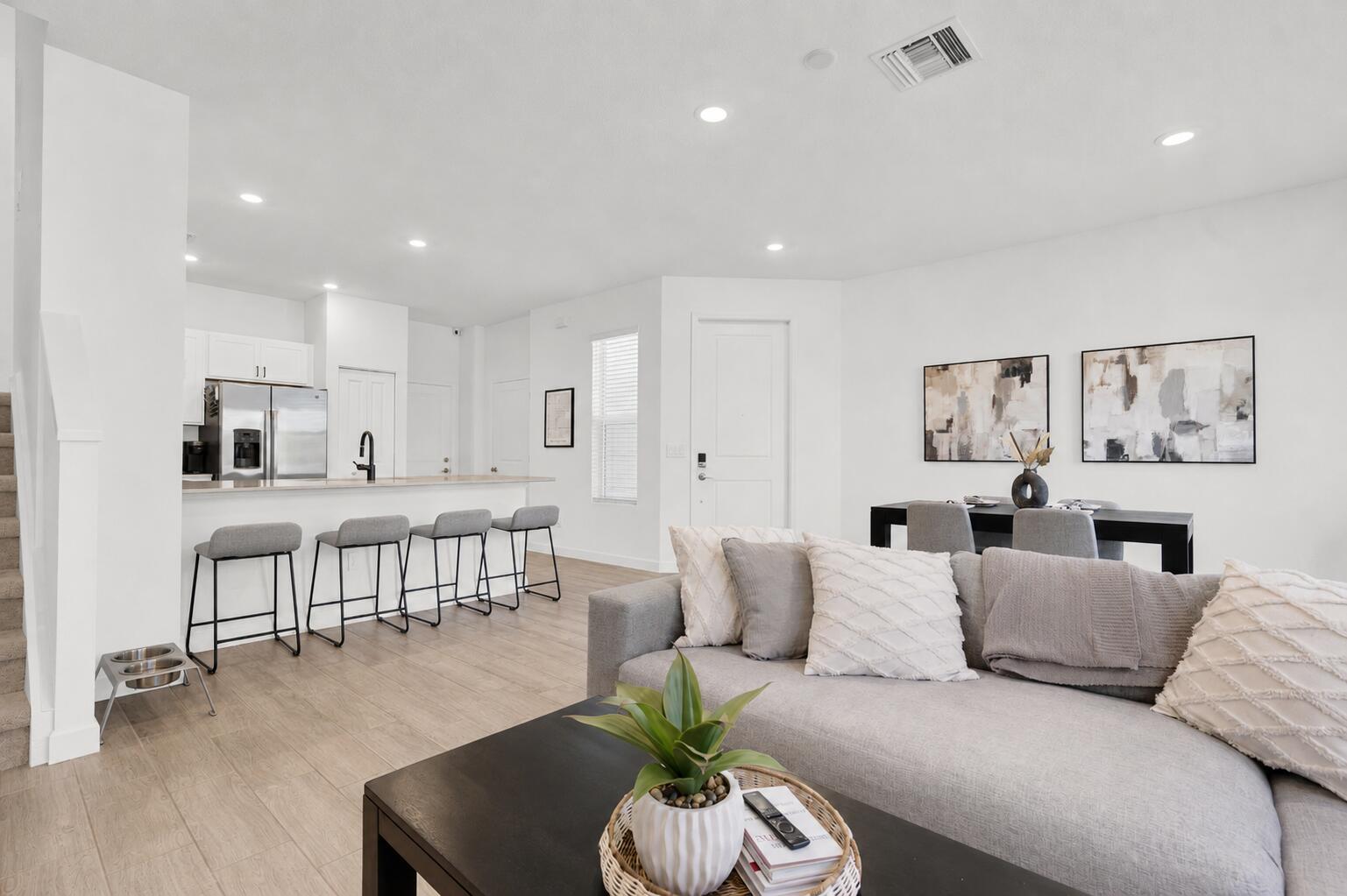 LAKESHORE AT THE FOUNTAINS - Residential Lease