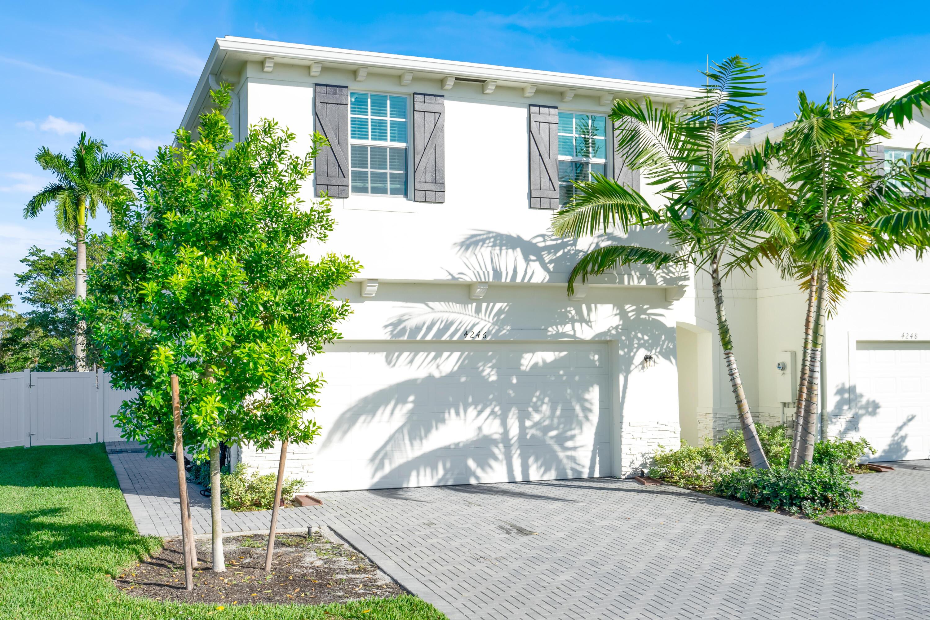 LAKESHORE AT THE FOUNTAINS - Residential Lease