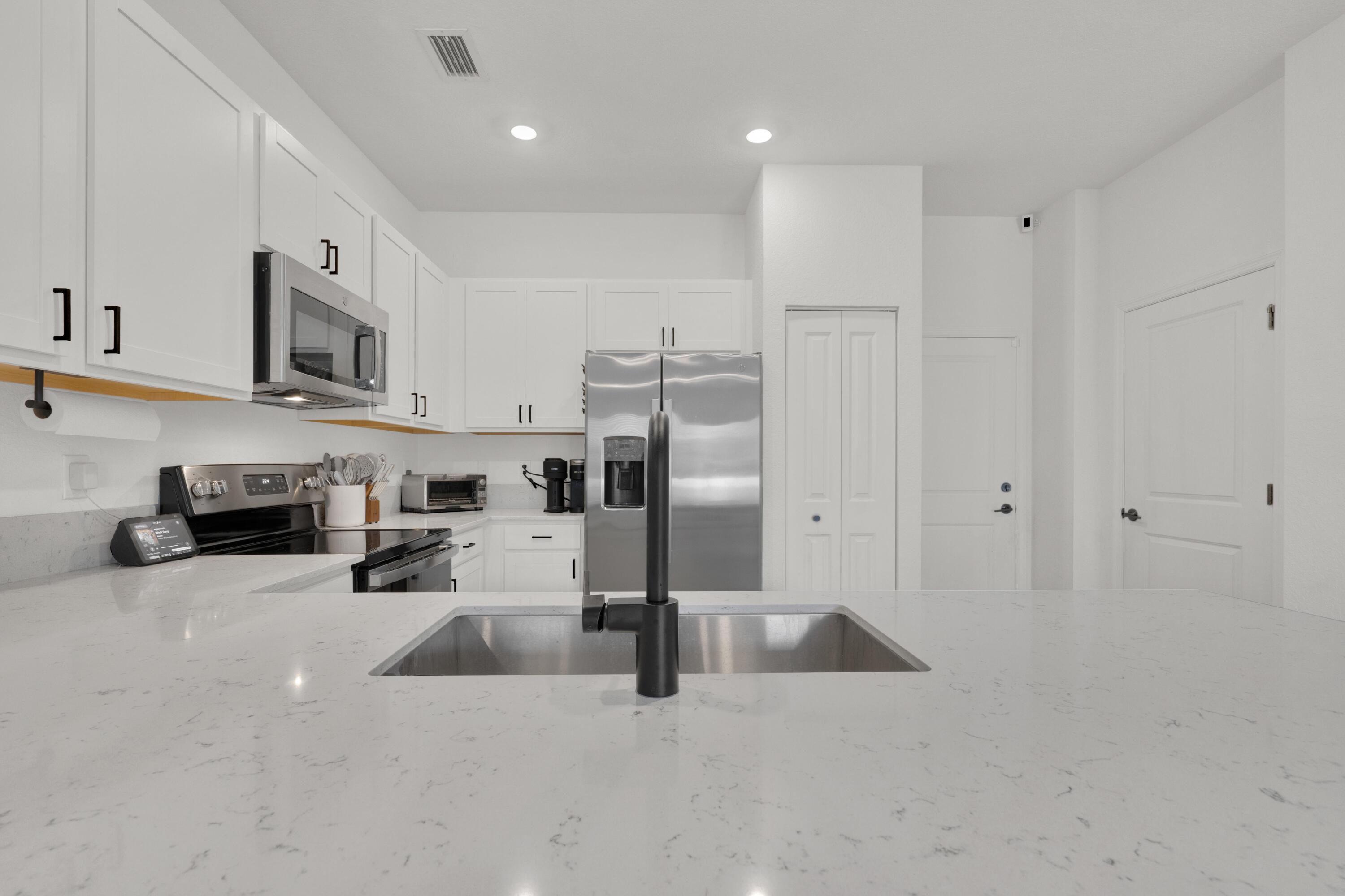 LAKESHORE AT THE FOUNTAINS - Residential Lease