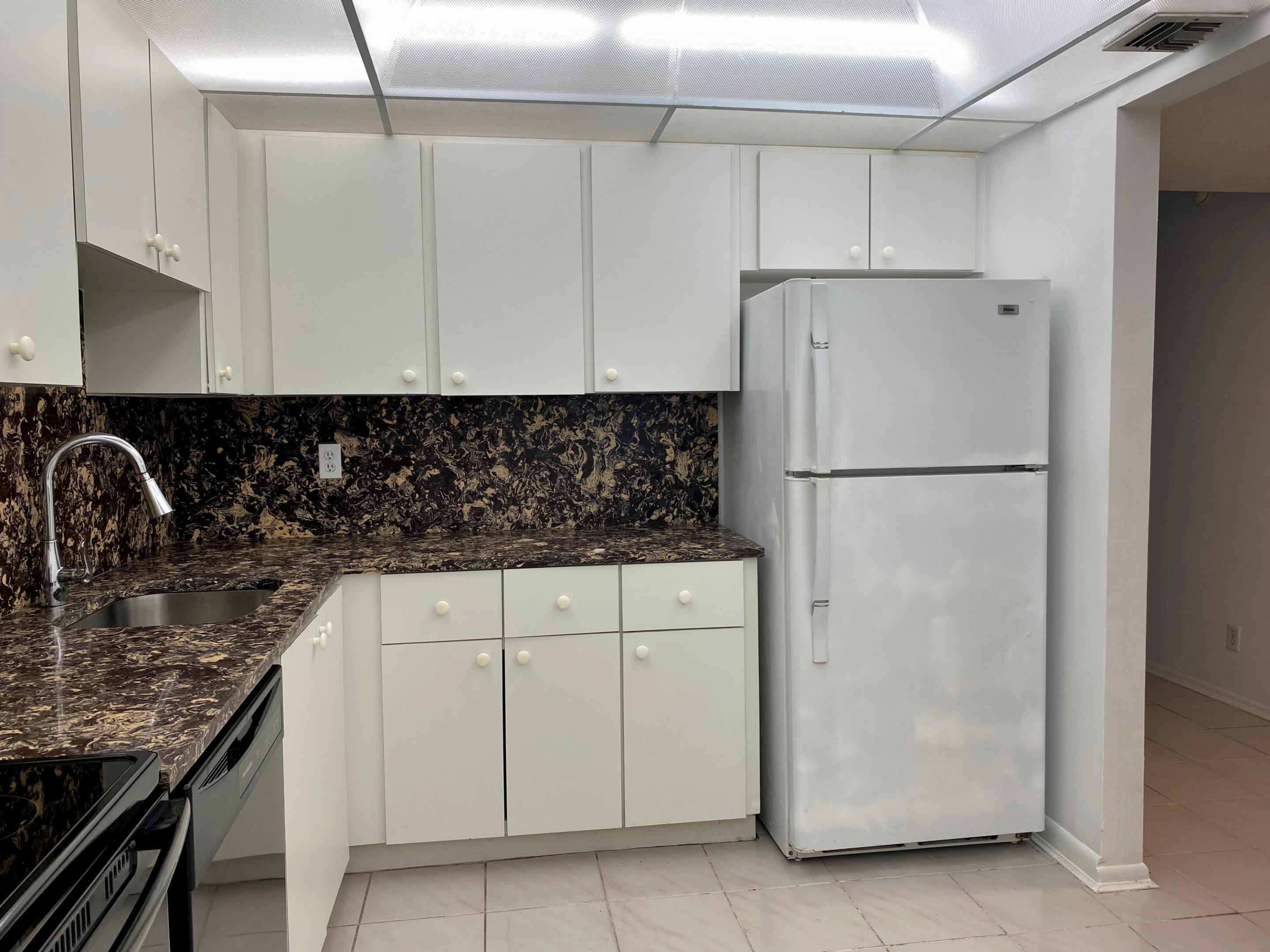 NO 3 PALM-AIRE COUNTRY CLUB - Residential Lease