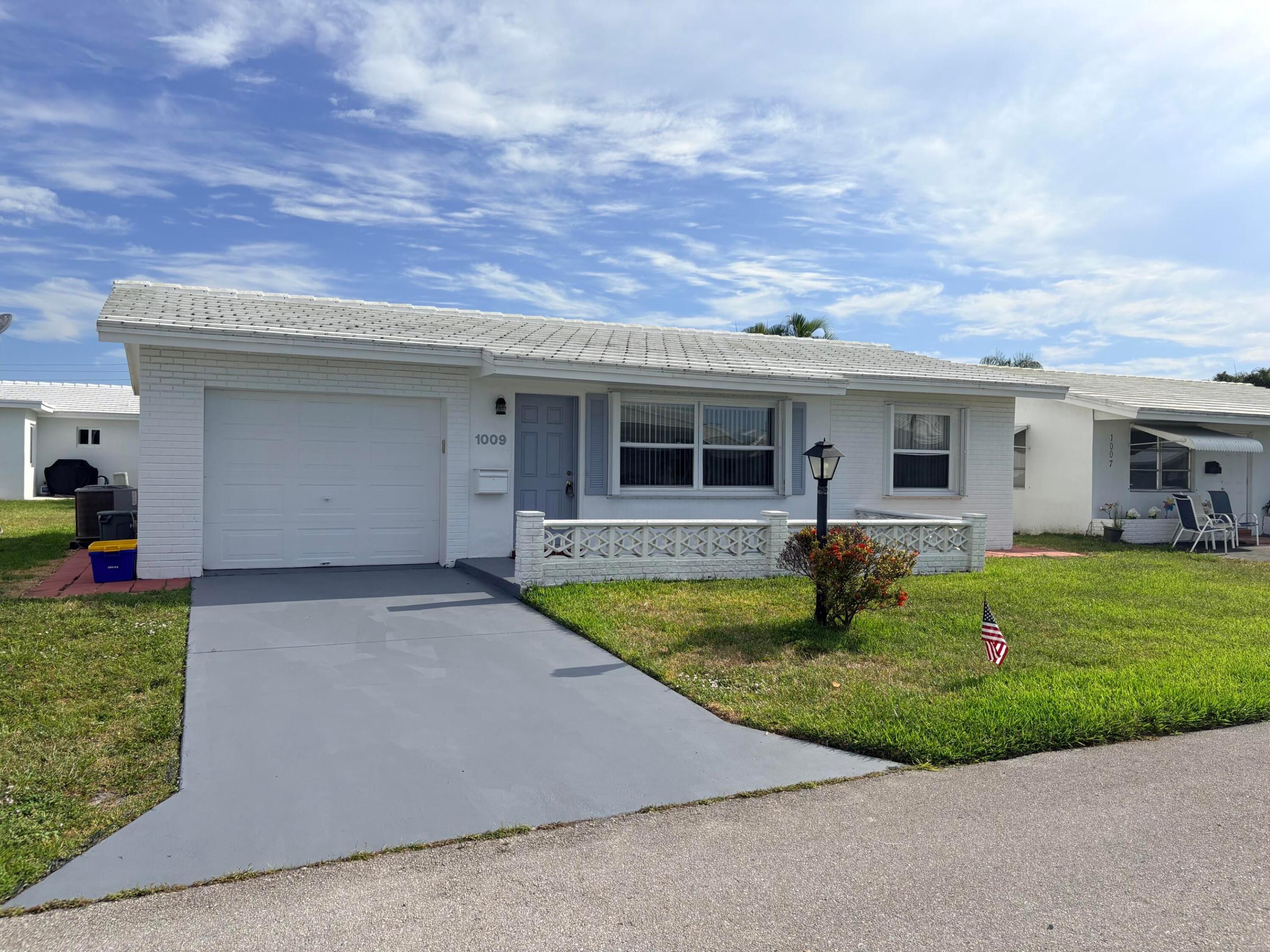 PALM BEACH LEISUREVILLE SEC 2 - Residential Lease