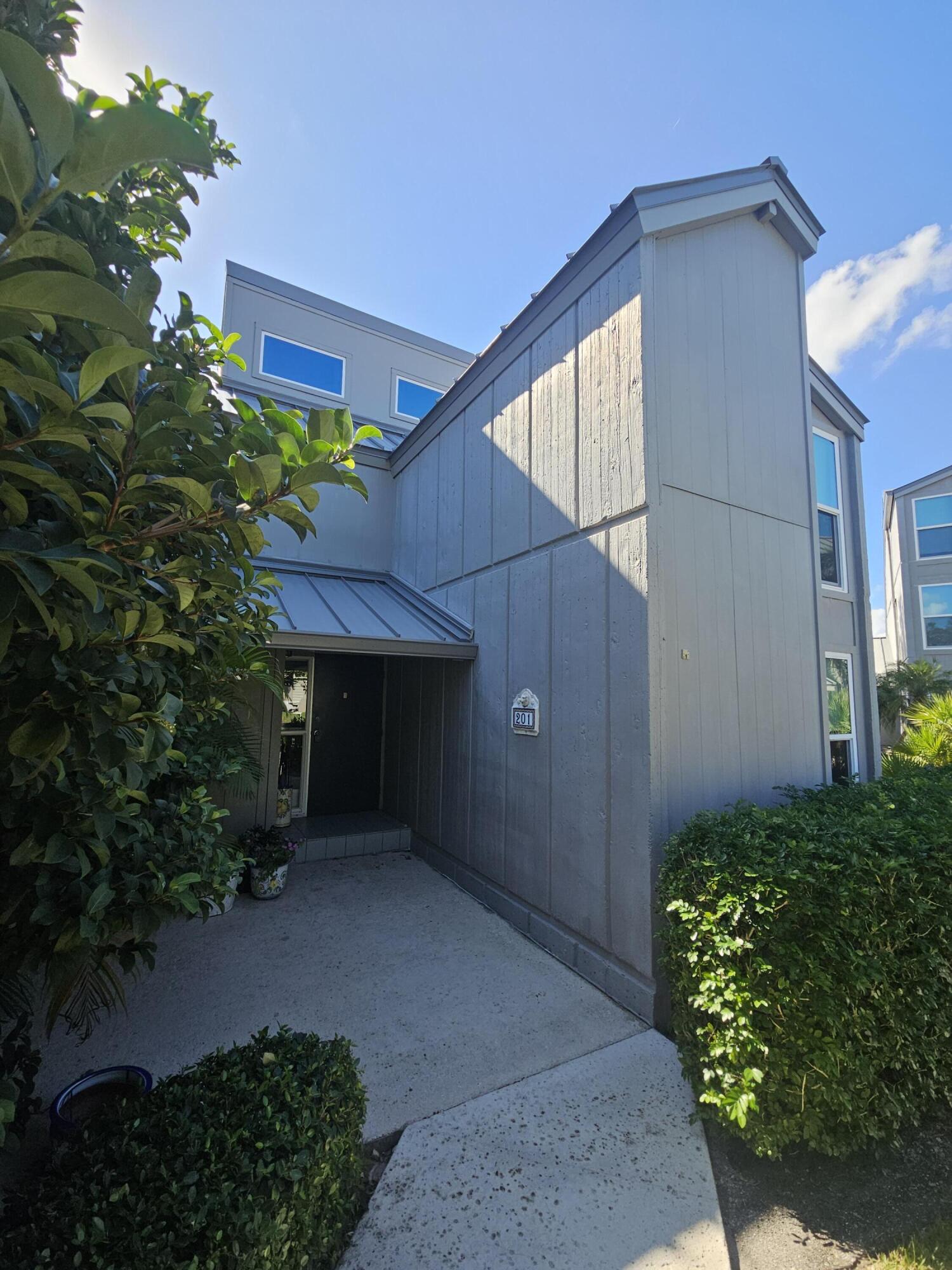 SOUTH PASSAGE - Residential
