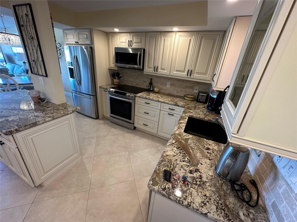 Pompano Yacht &Beach Club - Residential