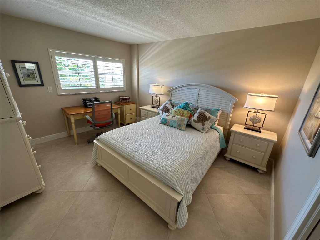Pompano Yacht &Beach Club - Residential