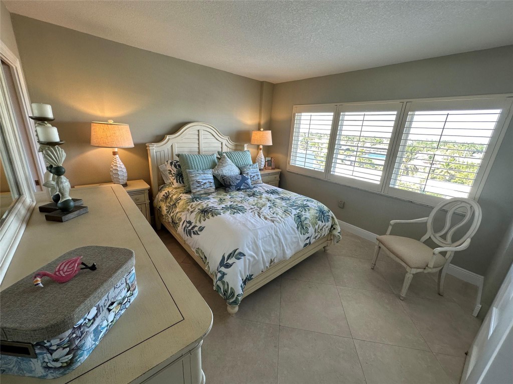 Pompano Yacht &Beach Club - Residential