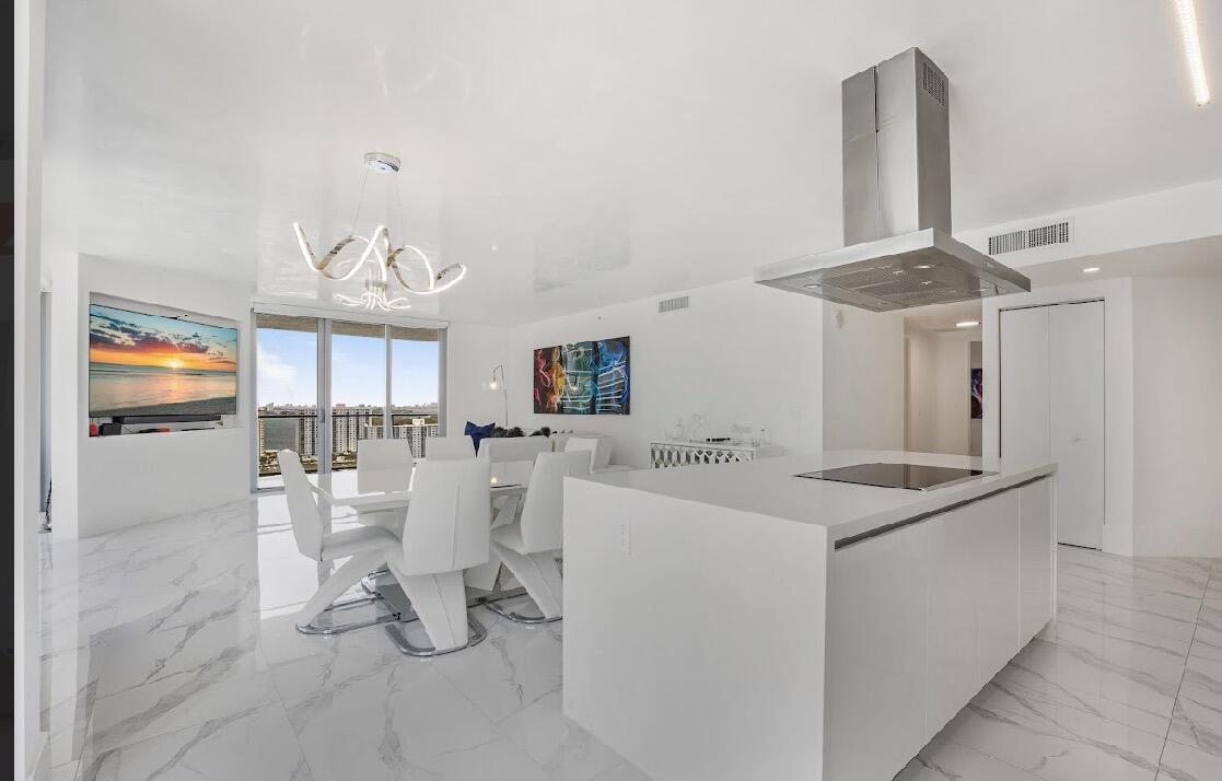 PARQUE TOWERS CONDO - Residential