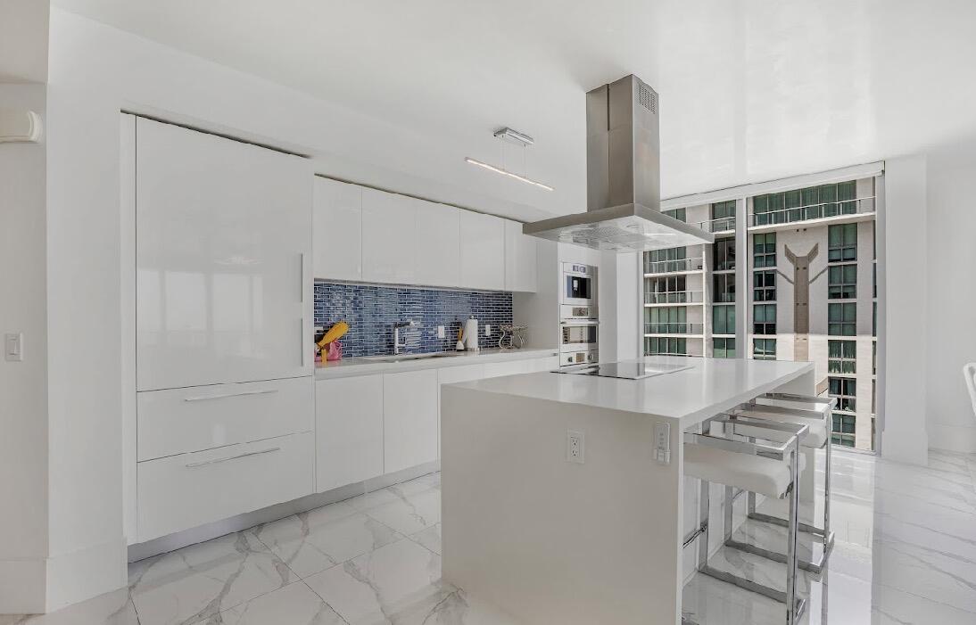 PARQUE TOWERS CONDO - Residential
