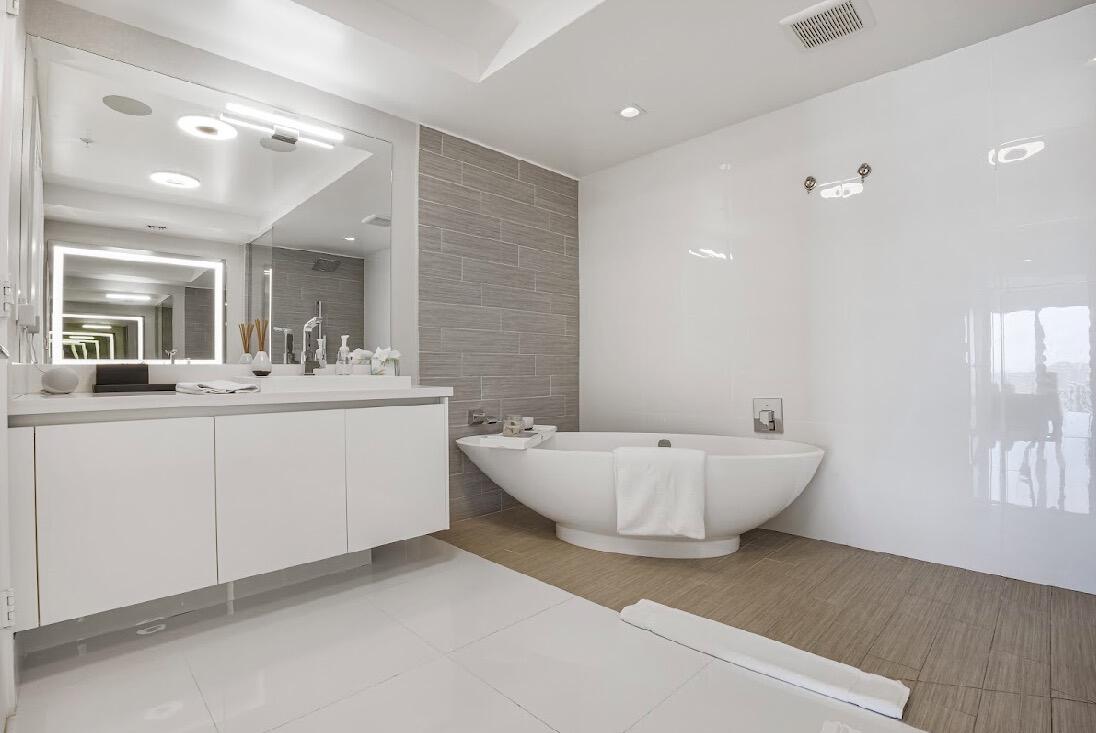 PARQUE TOWERS CONDO - Residential