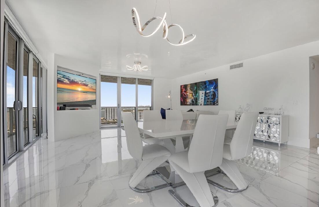 PARQUE TOWERS CONDO - Residential