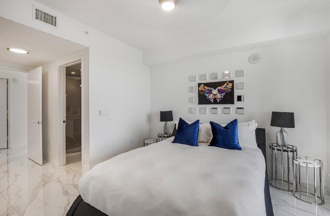 PARQUE TOWERS CONDO - Residential