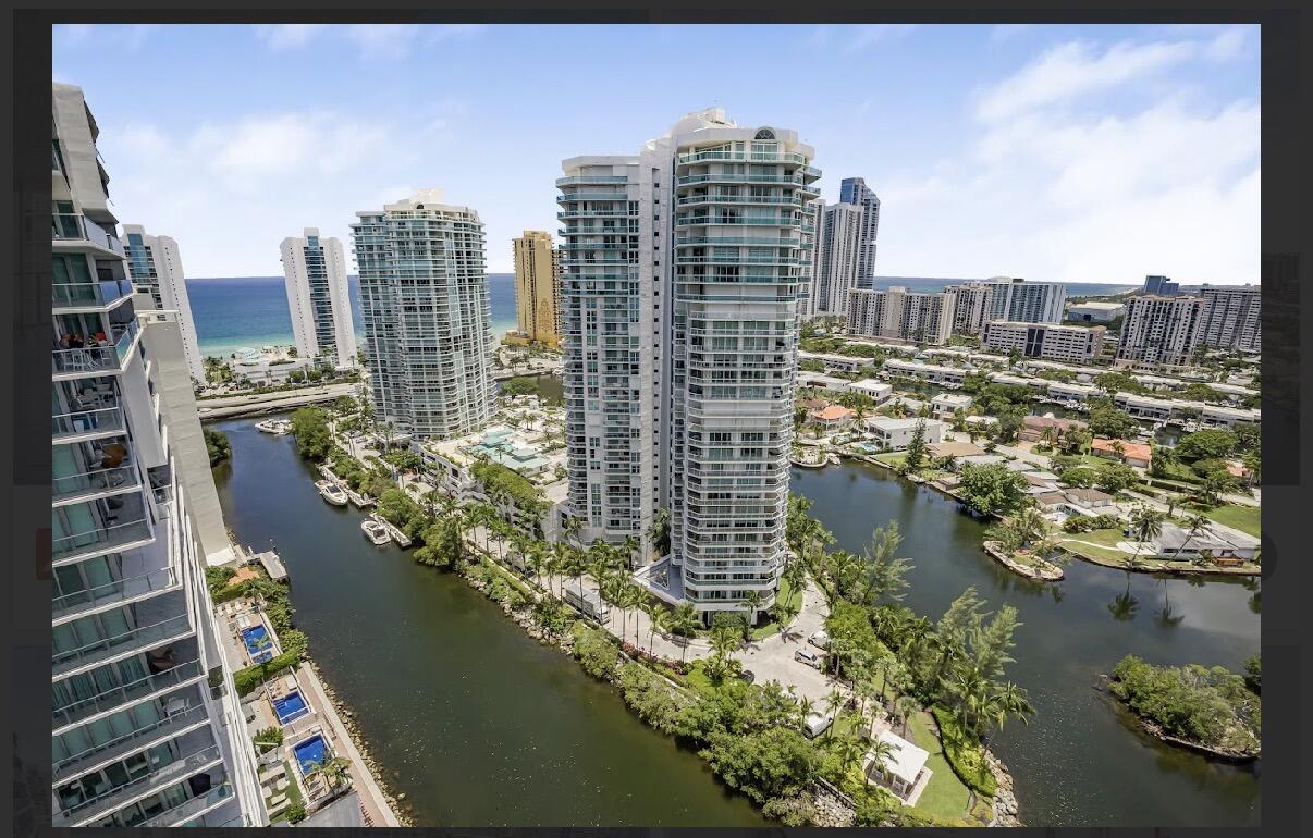 PARQUE TOWERS CONDO - Residential