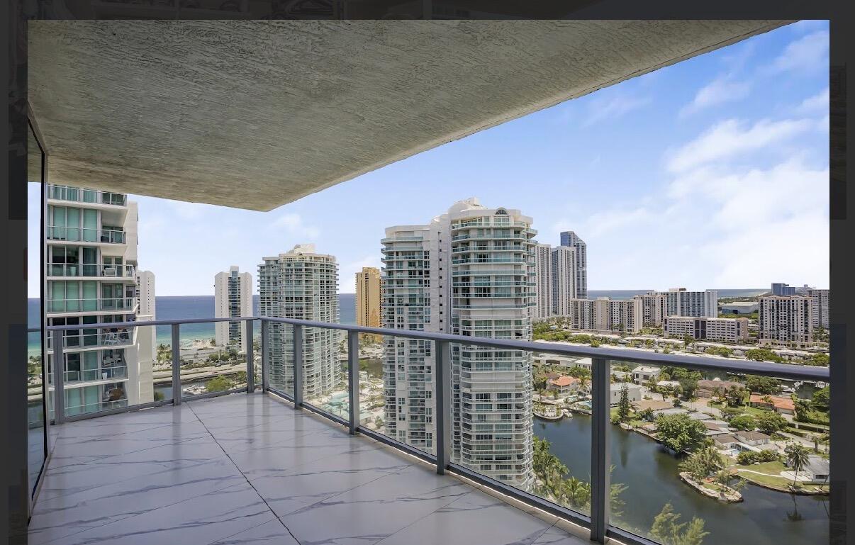 PARQUE TOWERS CONDO - Residential