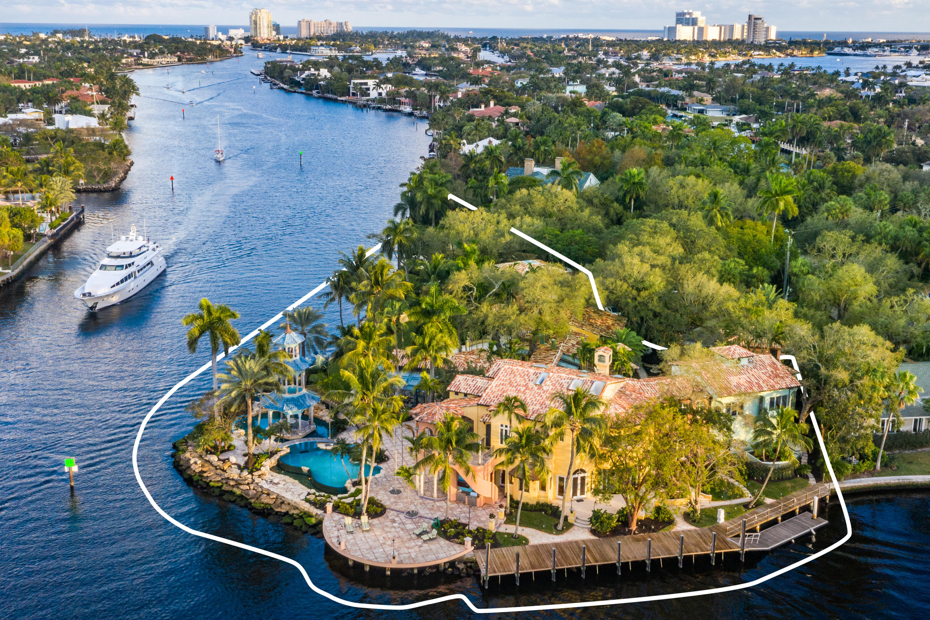 RIO VISTA ISLES - Residential