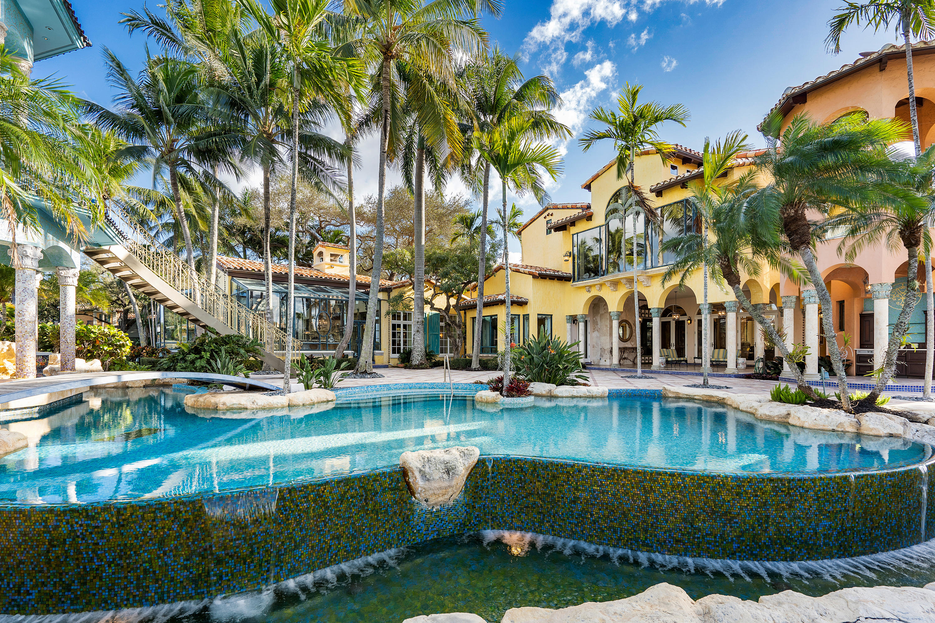 RIO VISTA ISLES - Residential