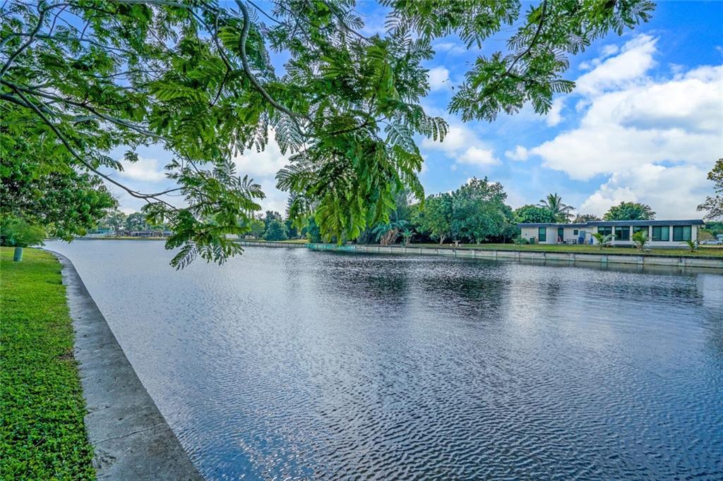 Mainlands Of Tamarac Lake - Residential