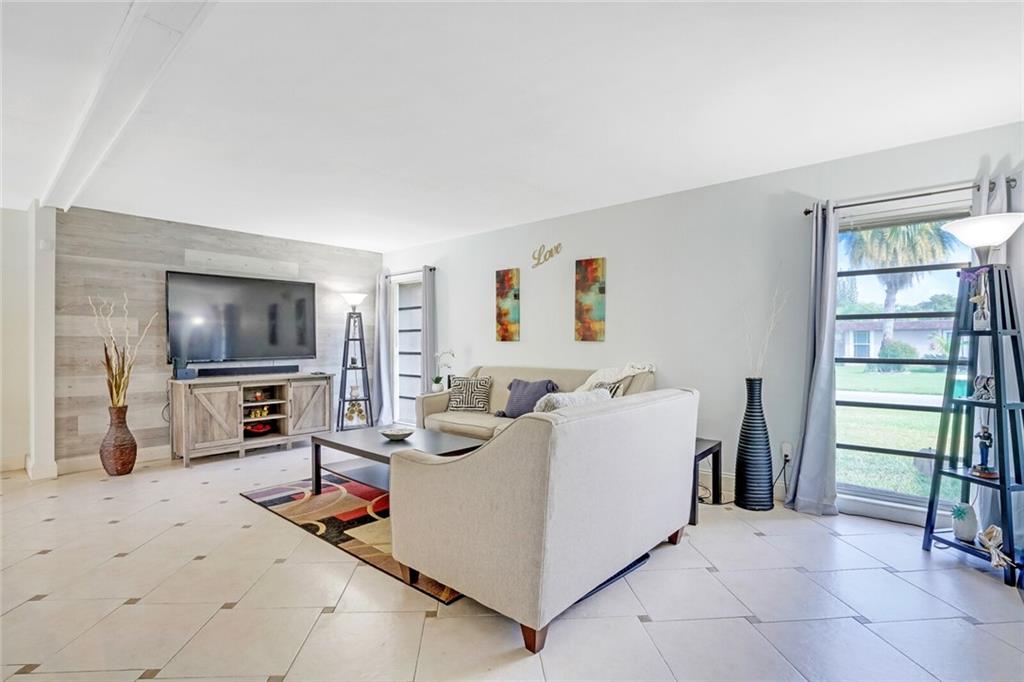 Mainlands Of Tamarac Lake - Residential