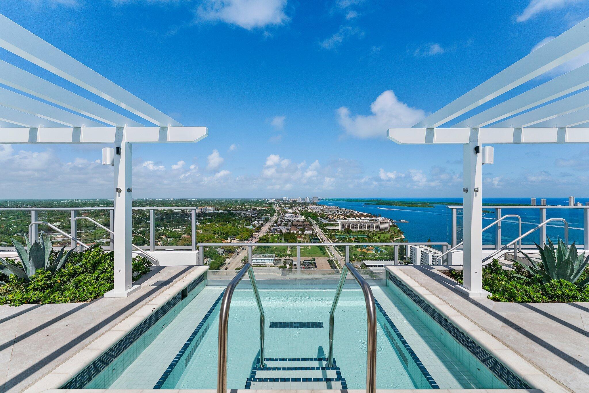 NAUTILUS 220 CONDO - Residential
