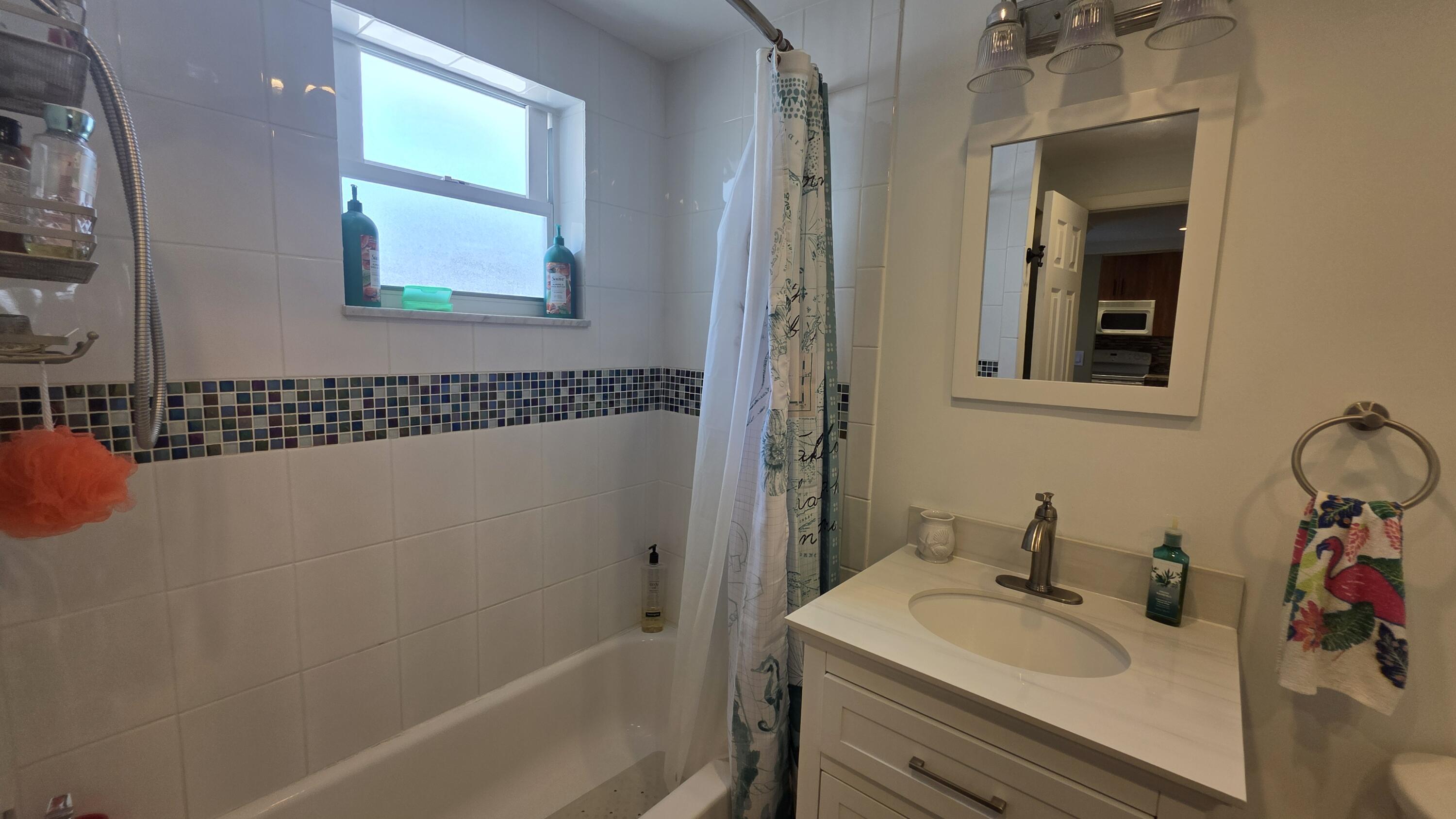 DANIANS NORTH CONDO - Residential