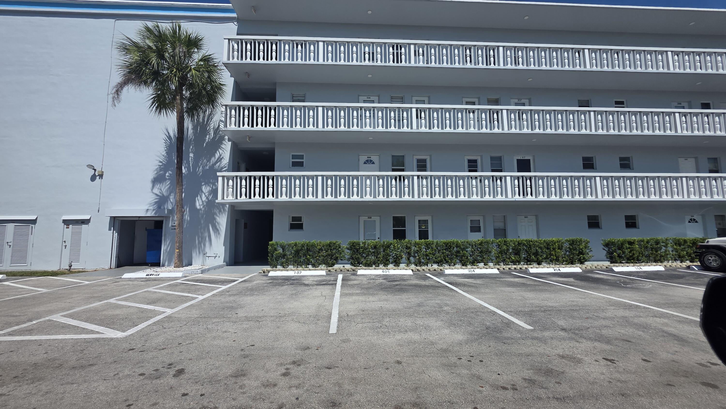 DANIANS NORTH CONDO - Residential
