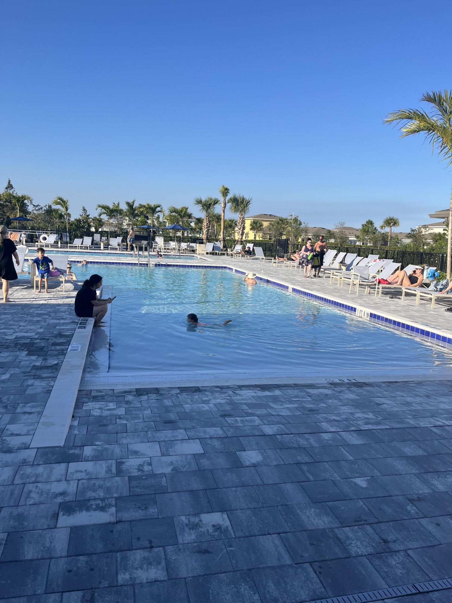 PALM GREENS AT VILLA DEL RAY CONDO II - Residential