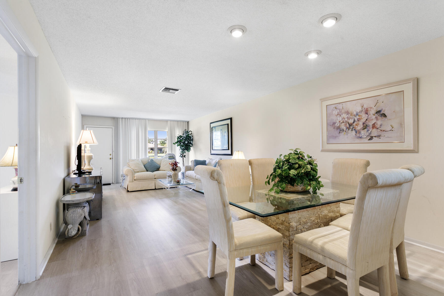 PALM GREENS AT VILLA DEL RAY CONDO II - Residential
